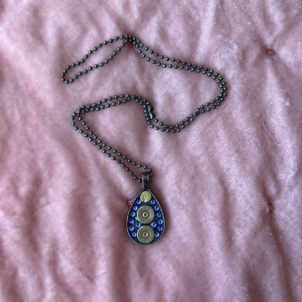 Pretty hunter bullet teardrop necklace